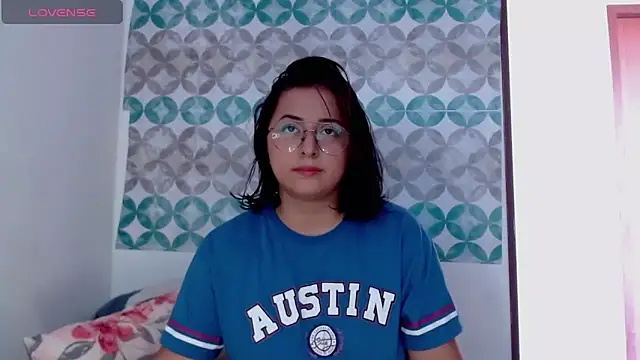 Snapshot of Aria_smith01 chatting on September 14, 2025, 2:06 pm Aria smith01 online show from September 14, 2025, 2:06 pm