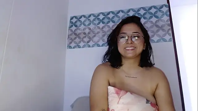 Snapshot of Aria_smith01 chatting on October 8, 2025, 2:40 pm Aria smith01 online show from October 8, 2025, 2:40 pm