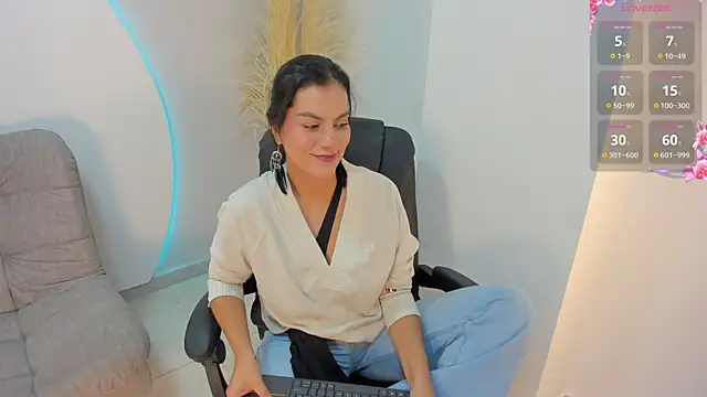 Snapshot of Ada_Monroe10 chatting on October 1, 2025, 1:26 pm Ada Monroe10 online show from October 1, 2025, 1:26 pm