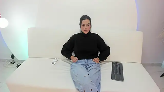 Snapshot of Ada_Monroe10 chatting on November 25, 2025, 1:44 pm Ada Monroe10 online show from November 25, 2025, 1:44 pm