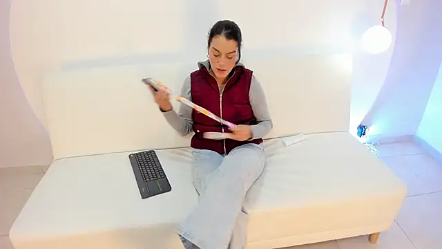 Snapshot of Ada_Monroe10 chatting on November 14, 2025, 1:48 pm Ada Monroe10 online show from November 14, 2025, 1:48 pm