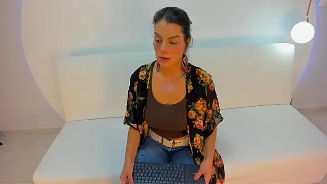 Snapshot of Ada_Monroe10 chatting on November 6, 2025, 1:37 pm Ada Monroe10 online show from November 6, 2025, 1:37 pm