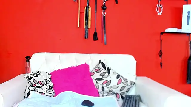 Snapshot of MIA_SOPHIA1 chatting on December 4, 2024, 8:17 am MIA SOPHIA1 online show from December 4, 2024, 8:17 am