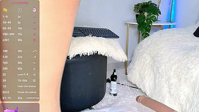 Snapshot of Alba_Olimpo chatting on June 27, 2026, 5:41 pm Alba Olimpo online show from June 27, 2026, 5:41 pm