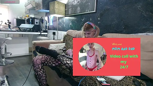 Snapshot of Doggyray44 chatting on January 22, 2025, 8:18 am Doggyray44 online show from January 22, 2025, 8:18 am