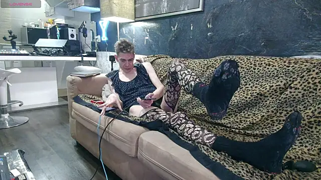 Snapshot of Doggyray44 chatting on January 23, 2025, 1:51 am Doggyray44 online show from January 23, 2025, 1:51 am