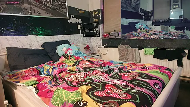 Snapshot of Doggyray44 chatting on March 7, 2025, 12:04 am Doggyray44 online show from March 7, 2025, 12:04 am