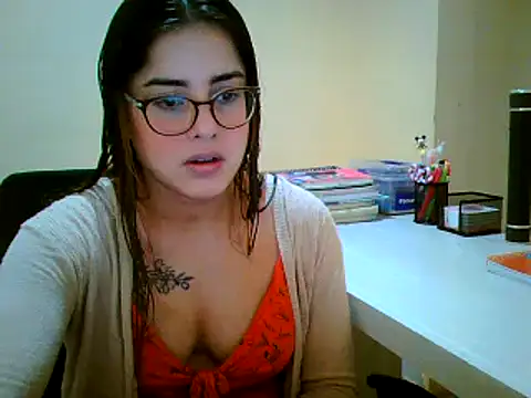maliamiller online show from September 28, 2025, 4:25 pm
