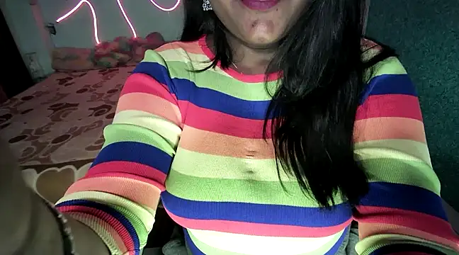 Snapshot of expression_queen chatting on February 18, 2025, 6:04 pm expression queen online show from February 18, 2025, 6:04 pm