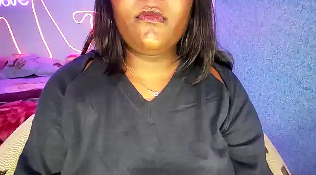 Snapshot of expression_queen chatting on December 1, 2024, 4:45 pm expression queen online show from December 1, 2024, 4:45 pm