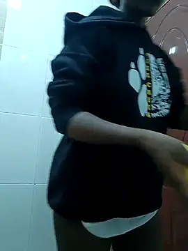 Juicylittle slute online show from March 26, 2026, 4:11 am