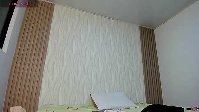  ashleymiller online show from April 28, 2026, 5:06 pm