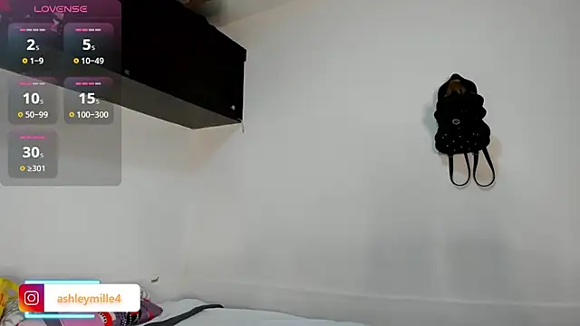  ashleymiller online show from October 30, 2025, 7:00 pm