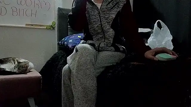 Snapshot of DOMINANT_TEACHER_KAROL chatting on November 25, 2025, 10:10 pm DOMINANT TEACHER KAROL online show from November 25, 2025, 10:10 pm