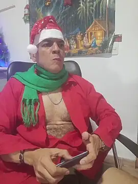 Snapshot of latinmartin73 chatting on December 17, 2025, 2:27 am latinmartin73 online show from December 17, 2025, 2:27 am