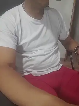 Snapshot of latinmartin73 chatting on February 12, 2026, 12:21 am latinmartin73 online show from February 12, 2026, 12:21 am