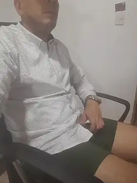 Snapshot of latinmartin73 chatting on February 16, 2026, 11:46 pm latinmartin73 online show from February 16, 2026, 11:46 pm