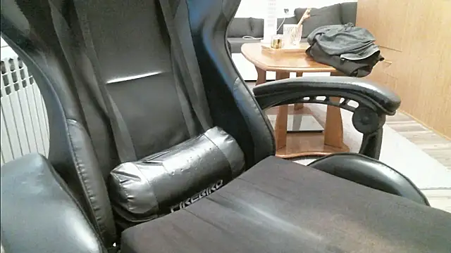 HornyBigCummer online show from November 25, 2025, 9:53 am