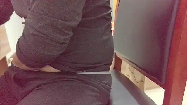 Snapshot of huzi518 chatting on November 4, 2025, 12:09 pm huzi518 online show from November 4, 2025, 12:09 pm