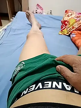 Snapshot of huzi518 chatting on December 3, 2025, 2:27 pm huzi518 online show from December 3, 2025, 2:27 pm