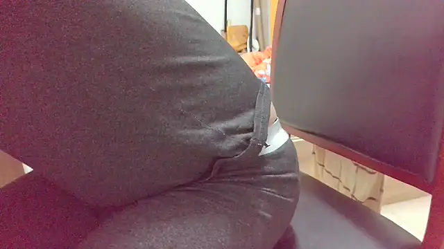 Snapshot of huzi518 chatting on November 5, 2025, 12:41 pm huzi518 online show from November 5, 2025, 12:41 pm