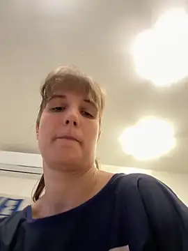 jennifer11772 online show from March 26, 2026, 12:25 pm