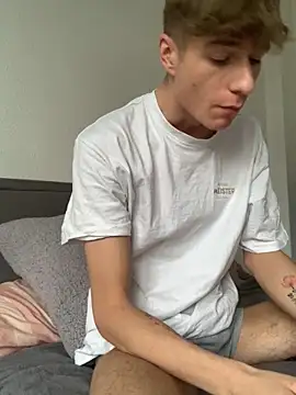 Snapshot of MiguelRausch chatting on December 4, 2024, 1:36 pm MiguelRausch online show from December 4, 2024, 1:36 pm