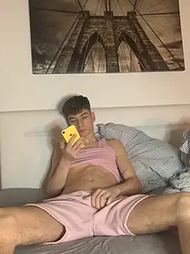 Snapshot of MiguelRausch chatting on October 29, 2025, 6:18 pm MiguelRausch online show from October 29, 2025, 6:18 pm