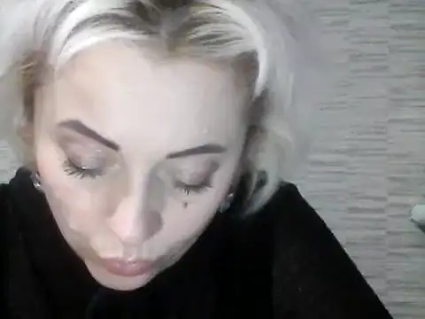 Snapshot of SweetCandy356 chatting on December 17, 2024, 8:10 pm SweetCandy356 online show from December 17, 2024, 8:10 pm