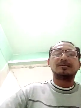 Andresguz35 online show from February 6, 2026, 7:54 pm