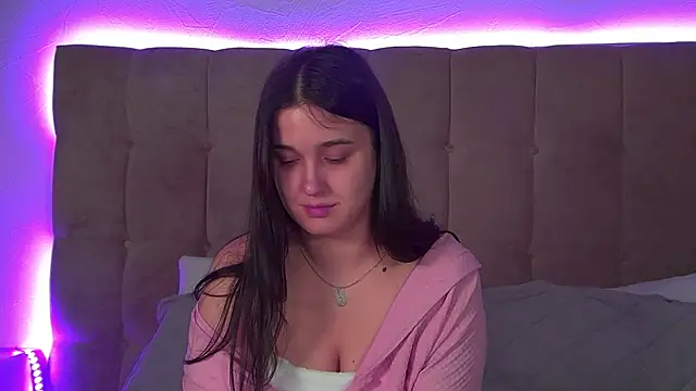 ChristinaMilton online show from November 20, 2025, 6:19 pm