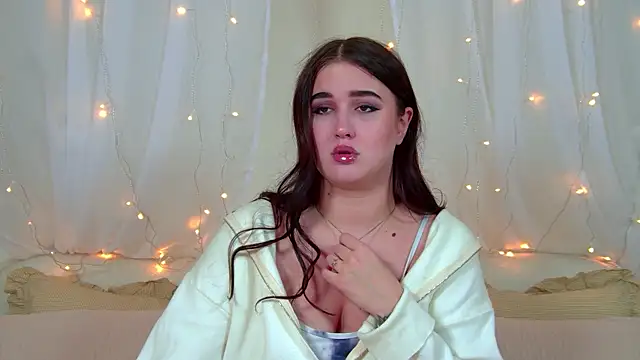 ChristinaMilton online show from February 6, 2026, 6:37 pm