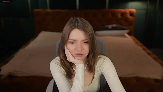 Michelle 054 online show from November 1, 2025, 12:06 am