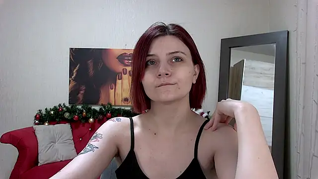 Snapshot of KellyStone chatting on December 14, 2025, 5:24 am KellyStone online show from December 14, 2025, 5:24 am