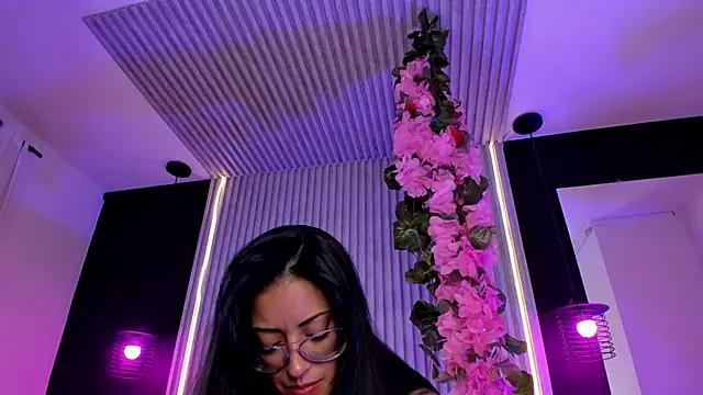 Snapshot of aura-baker chatting on March 22, 2025, 4:26 pm aura-baker online show from March 22, 2025, 4:26 pm