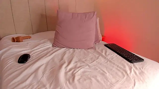 dani skinny  online show from March 21, 2025, 3:02 pm