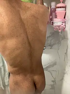 Lucascacaca online show from April 7, 2026, 9:33 am