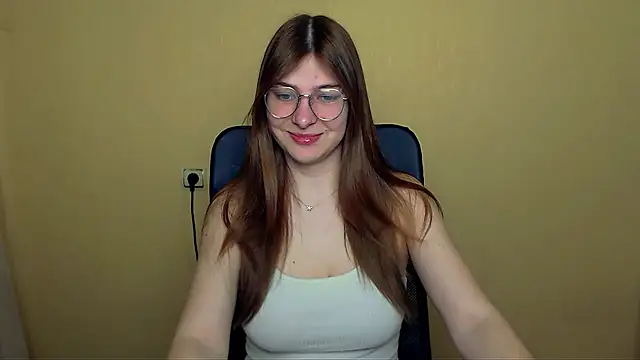 Luna Lush  online show from April 14, 2026, 7:35 am