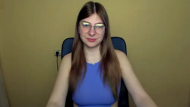 Luna Lush  online show from April 10, 2026, 8:54 am