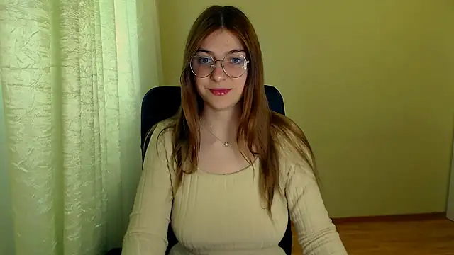 Luna Lush  online show from June 10, 2026, 9:10 am