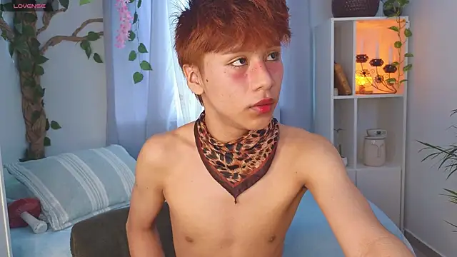 Tommyfoxboy online show from October 24, 2025, 12:37 pm