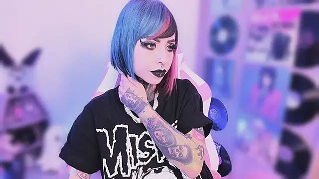 Snapshot of NikkiRamone chatting on November 10, 2025, 10:26 pm NikkiRamone online show from November 10, 2025, 10:26 pm