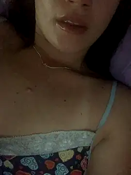 BetinaSoares online show from October 9, 2025, 3:18 am