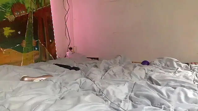 Snapshot of ElektrikFrancaise chatting on March 15, 2025, 3:06 pm ElektrikFrancaise online show from March 15, 2025, 3:06 pm