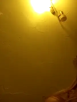 Snapshot of ElektrikFrancaise chatting on November 4, 2025, 12:03 am ElektrikFrancaise online show from November 4, 2025, 12:03 am