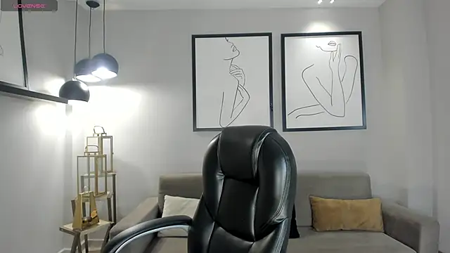 RebeccaHudson online show from February 5, 2026, 7:32 pm