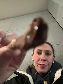 M1ssyk1ssy online show from January 22, 2025, 3:07 pm