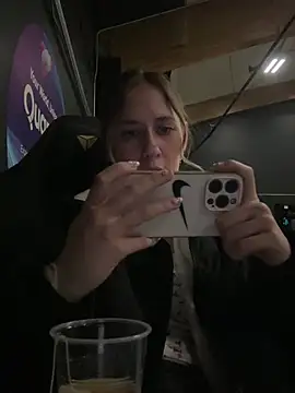 M1ssyk1ssy online show from February 2, 2025, 10:28 pm