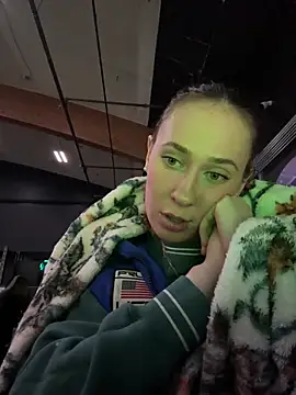 M1ssyk1ssy online show from February 13, 2025, 7:42 pm