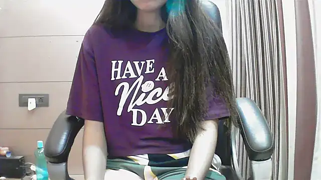 collage hoty online show from October 12, 2025, 4:19 pm